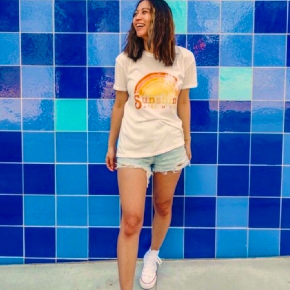 Vintage Style SUNSHINE & FEELIN’ FINE ☀️ Distressed Cream Short Sleeve T-Shirt